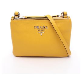 Bolsa de ombro Prada em couro amarelo Amarelo