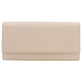 Céline Carteira Large com aba Celine em pele de vitelo Bege