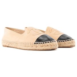 CHANEL - Espadrilles Chanel en cuir et raphia beige et noir (T38) Beige