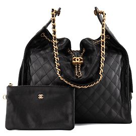 CHANEL - Borsa a tracolla Chanel 25 Large in pelle caviar nera Nero