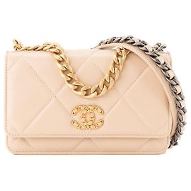 CHANEL - Borsa a tracolla Wallet On Chain 19 in pelle liscia beige Beige