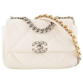 CHANEL - Borsa a tracolla Chanel 19 in pelle liscia bianca Bianco