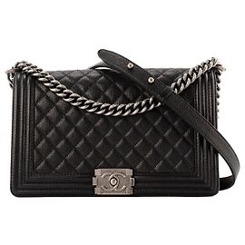 CHANEL - Bolsa de ombro Boy Large Chanel em couro caviar preto Preto