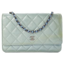 CHANEL - Bolsa de ombro Wallet On Chain Classic/Timeless Chanel em couro envernizado azul-verde Azul