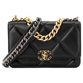 CHANEL - Borsa a tracolla Wallet On Chain 19 in pelle liscia nera Nero