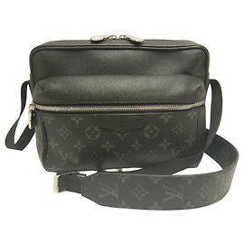 Borsa a tracolla Louis Vuitton Monogram Taigarama Outdoor Nera Nero