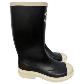 Botas de lluvia Chanel de goma negra logo CC - Talla 39 Negro Blanco