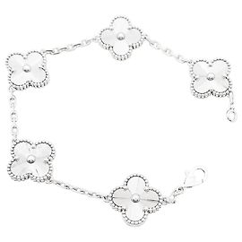 Bracciale Van Cleef & Arpels, "Alhambra", oro bianco guilloché. Altro