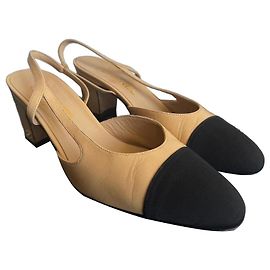 Chanel Sapatos Slingback bicolor Preto Bege