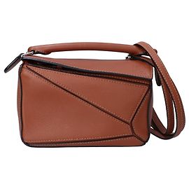 Bolso Mini Puzzle Loewe en marrón Castaño