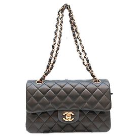Bolso de hombro Chanel A01113 de piel de cordero acolchada negra Negro