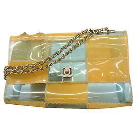 Sac à épaule Chanel en vinyle beige Beige