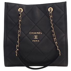 Chanel Shopping Tote aus schwarzem gestepptem Lammleder mit CC Schwarz
