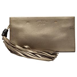 Clutch Gucci in vitello metallizzato marrone con nappina in bambù Marrone Bronzo