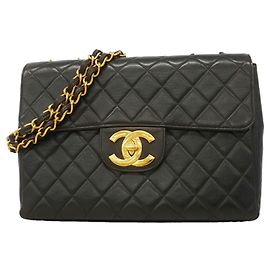 Borsa a tracolla Chanel in pelle d'agnello nera Nero