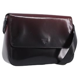 Bolsa de Ombro PRADA em Verniz Bordeaux Auth ar14223 Bordeaux