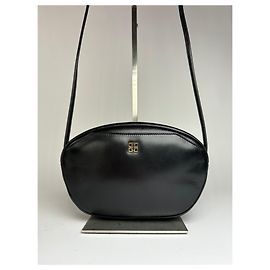 Vintage Givenchy 4G Logo Schultertasche mit Klappe c. 1980s Black Gold Schwarz