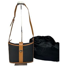Borsa a tracolla con patta intrecciata Vintage Yves Saint Laurent Fine anni 1990 Black Tan Nero