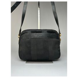 Salvatore Ferragamo Sac bandoulière à rabat Vintage Ferragamo Fin des années 1990 Noir Or Noir