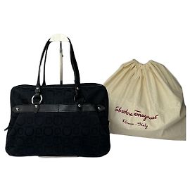 Salvatore Ferragamo Sac à main structuré Vintage Ferragamo Gancini Monogram avec poignée supérieure Fin 1990s Black Noir
