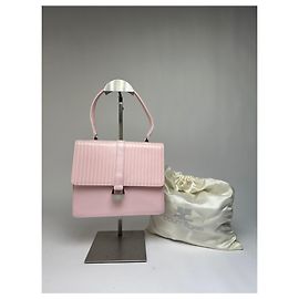 Sac bandoulière à rabat Vintage Courreges en cuir rose clair c. début des années 2000 Rose