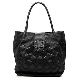 Saco Tote Sloane Square Chanel CC em pele de vitelo acolchoada preta Preto