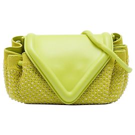 Bolsa Crossbody Beak Small Bottega Veneta em couro e malha de crochê com miçangas Verde Verde