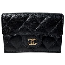 Cartera tri-fold Chanel Matelassé Caviar Skin Negro