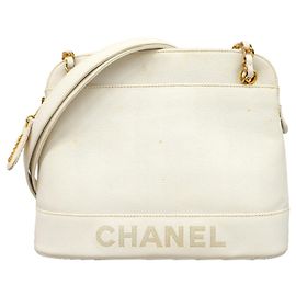 Sac à épaule Chanel en cuir de veau grainé blanc Blanc