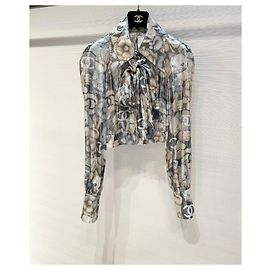 Top de seda Chanel Chair Show com detalhe de logótipo Multicor