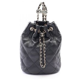 Chanel Matelassé Rucksack/Handtasche aus schwarzem Lammleder Schwarz