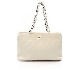 Chanel Matelassé Tote Bag Weiß
