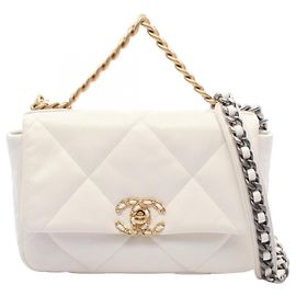 Bolsa de Ombro Matelassé Chanel 19 Dixneuf Branco