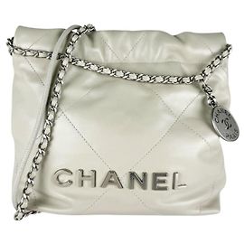 Borsa a tracolla Chanel in pelle avorio Crudo