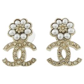 Orecchini a lobo Chanel AB9608 Oro e Bianco Bianco D'oro