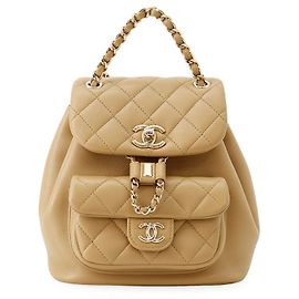 Mochila Chanel Matelassé em pele de cordeiro Bege
