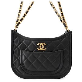 Bolsa de ombro Chanel Matelassé em couro preto Preto