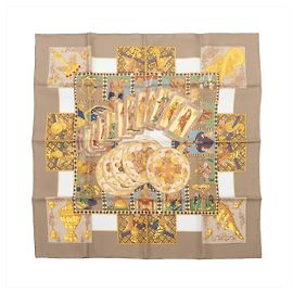 Hermès Carré 90 "LE TAROT" Lenço de seda em Bege Bege