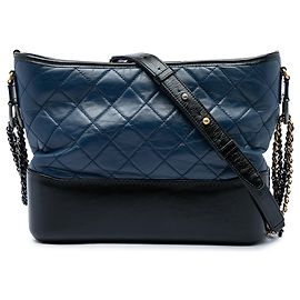 Borsa a tracolla Gabrielle Hobo Chanel Medium bicolore in vitello invecchiato matelassé blu Blu