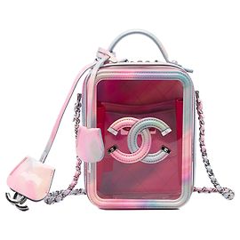 Sac vanity vertical Chanel CC Rainbow en PVC rose avec filigrane Rose