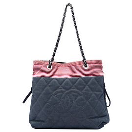 Bolso Tote Chanel CC de denim acolchado gris con cordón de grosgrain Gris
