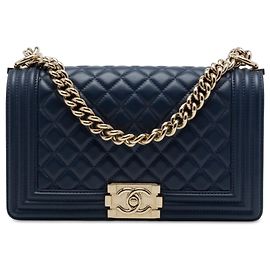 Bolsa Tiracolo Chanel Boy Flap em pele de cordeiro acolchoada azul, tamanho Old Medium Azul