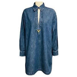 Valentino Garavani Robe mini kaftan en denim bleu Valentino avec détail VLogo doré Bleu