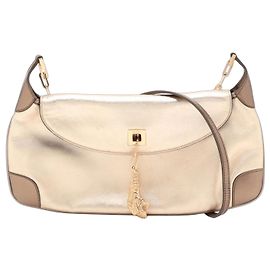 Bolsa de Ombro de Corrente em Couro com Pingente Tiger Head Gucci Dourado