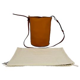 Sac seau Loewe Gate en cuir Camel Jaune Camel