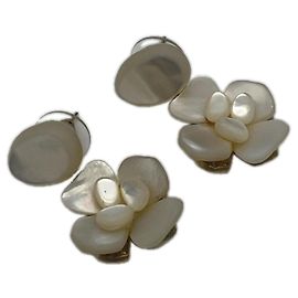 Orecchini Chanel Camellia Shell Flower Swing Bianco D'oro