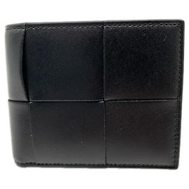 Bottega Veneta Cassette Maxi Intrecciato Compact Wallet Black