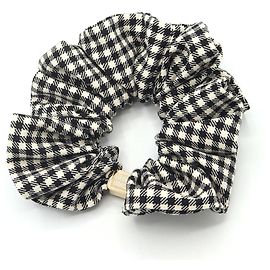 Scrunchie Miu Miu com padrão xadrez gingham Preto Branco