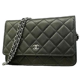 Billetera de hombro con cadena Chanel Matelassé en Gray Castaño