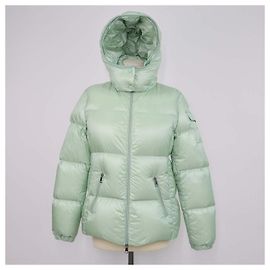 Moncler Steppjacke mit Kapuze aus Nylon in Mintgrün Hellgrün